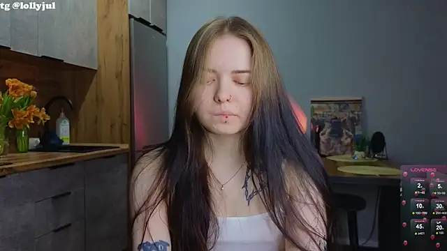 Snapshot of doll_lol_ chatting on 03/12/25, 08:20 doll lol online show from 03/12/25, 08:20