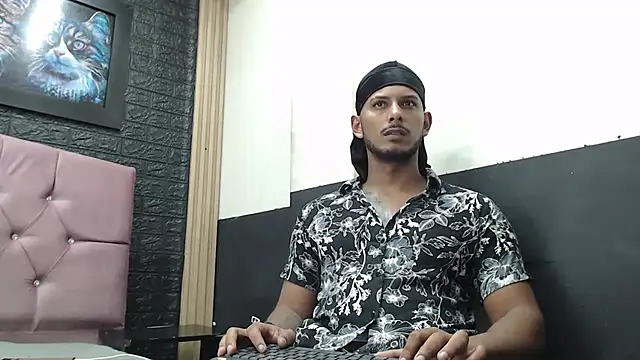 Chris Dick23 online show from 10/17/25, 04:37