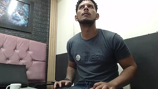 Chris Dick23 online show from 10/22/25, 04:13