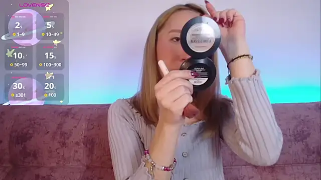 Miiaa doll online show from 10/16/25, 01:17