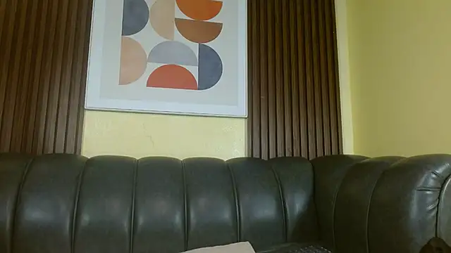 Nicole Ramires online show from 11/08/25, 04:40