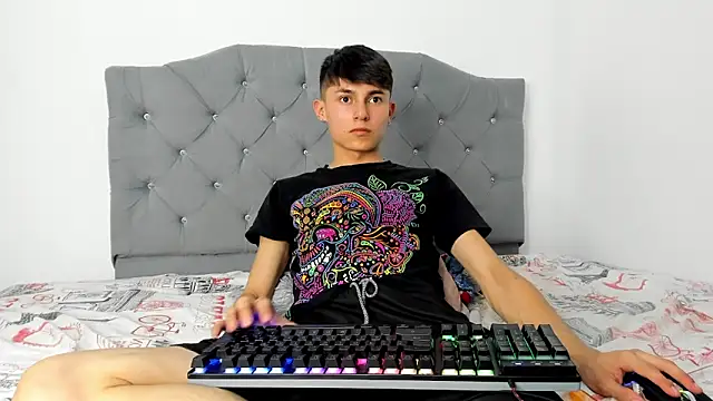 Snapshot of benavides_anthony chatting on 12/05/24, 03:37 benavides anthony online show from 12/05/24, 03:37