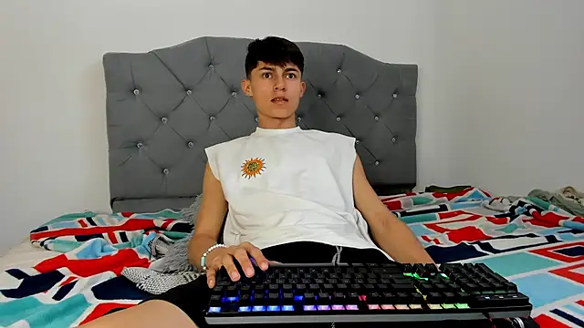 Snapshot of benavides_anthony chatting on 01/24/25, 05:21 benavides anthony online show from 01/24/25, 05:21