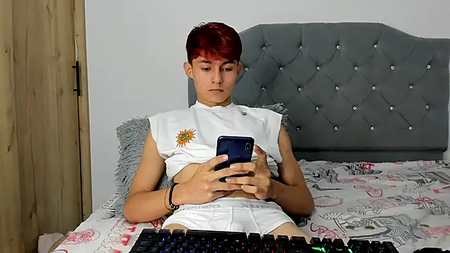 Snapshot of benavides_anthony chatting on 02/25/25, 11:33 benavides anthony online show from 02/25/25, 11:33