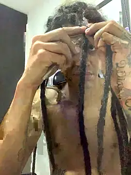 Snapshot of JovenDesobediente chatting on 09/30/25, 04:50 JovenDesobediente online show from 09/30/25, 04:50