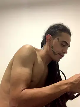 Snapshot of JovenDesobediente chatting on 10/04/25, 05:16 JovenDesobediente online show from 10/04/25, 05:16