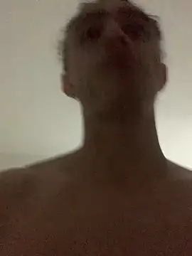 Snapshot of JovenDesobediente chatting on 10/18/25, 05:21 JovenDesobediente online show from 10/18/25, 05:21