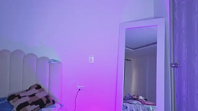 charlotte 002 online show from 04/21/26, 09:06