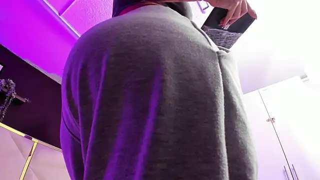 April bowie online show from 01/19/26, 11:47