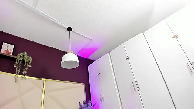 April bowie online show from 02/26/26, 11:42