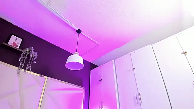 April bowie online show from 03/10/26, 11:37