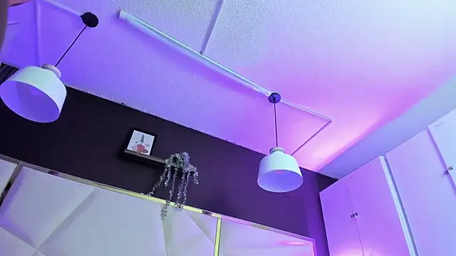 April bowie online show from 04/17/26, 11:46