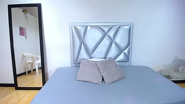 exotic karmella online show from 02/18/25, 08:36