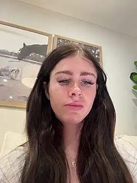 aus queen online show from 03/25/26, 08:04