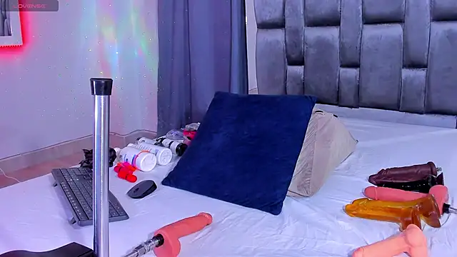 sarayhorny69 online show from 12/30/24, 03:58