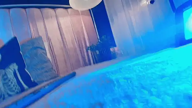 Ely Maldox online show from 01/10/25, 02:55