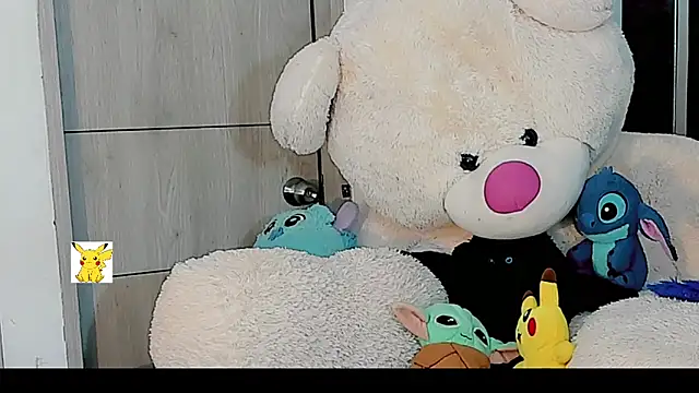 Snapshot of honey_skin chatting on 12/28/24, 07:55 honey skin online show from 12/28/24, 07:55