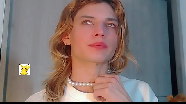 Snapshot of honey_skin chatting on 02/24/25, 07:22 honey skin online show from 02/24/25, 07:22