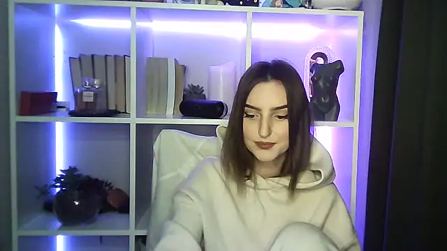 X Alisa online show from 11/24/25, 07:24