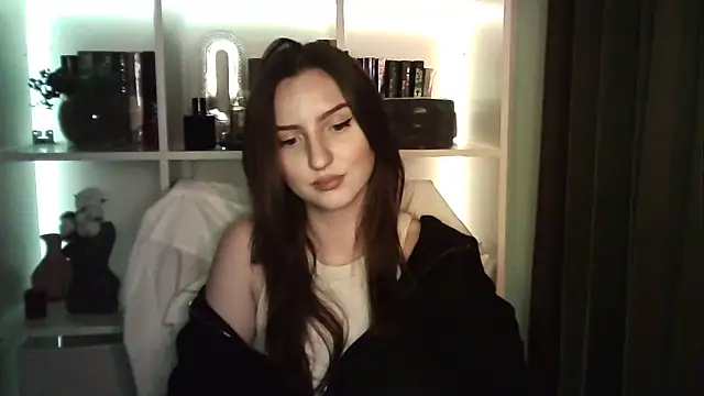 X Alisa online show from 04/19/26, 06:43