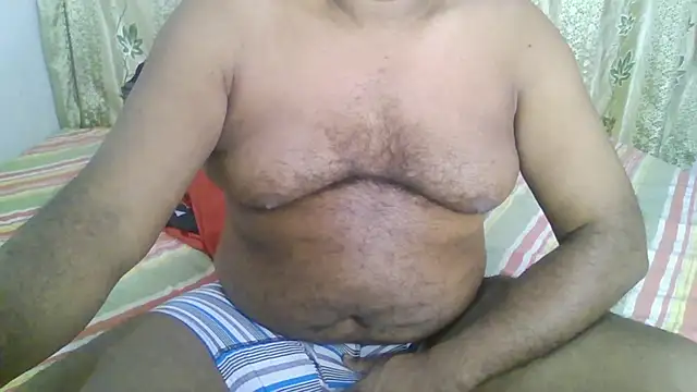 Snapshot of Beargryzzly chatting on 01/03/25, 07:50 Beargryzzly online show from 01/03/25, 07:50