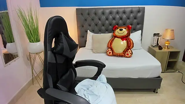 candy summer28 online show from 02/28/25, 07:25