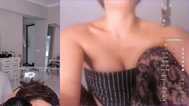 Snapshot of jane_sui chatting on 10/03/25, 02:52 jane sui online show from 10/03/25, 02:52