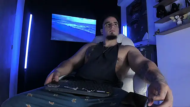 kingbear777 online show from 09/15/25, 10:43