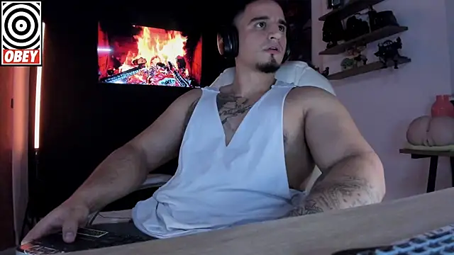 kingbear777 online show from 10/02/25, 12:17