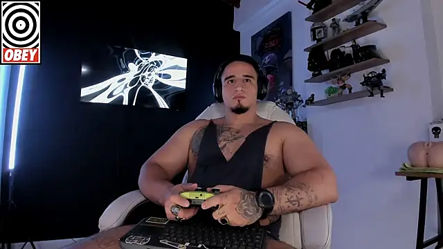 kingbear777 online show from 10/04/25, 07:23