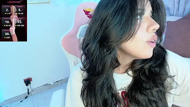 Snapshot of Ag4ta_ chatting on 02/05/25, 01:37 Ag4ta  online show from 02/05/25, 01:37