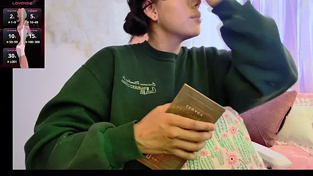 Snapshot of Ag4ta_ chatting on 02/07/25, 09:26 Ag4ta  online show from 02/07/25, 09:26