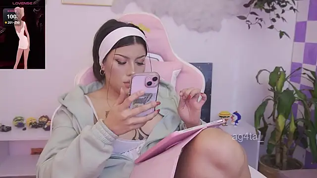 Ag4ta  online show from 11/08/25, 01:39