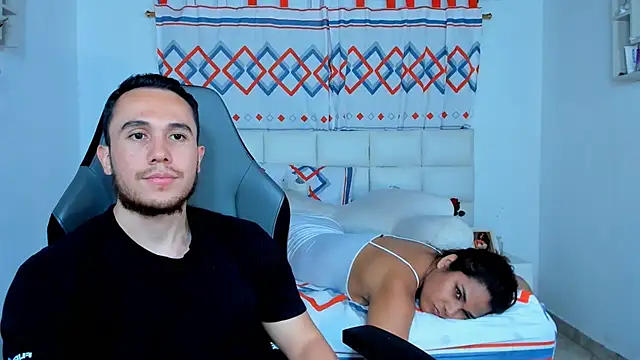 Snapshot of xxx_sweet_couple_ chatting on 12/18/24, 06:32 xxx sweet couple online show from 12/18/24, 06:32