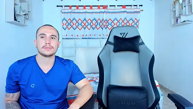 Snapshot of xxx_sweet_couple_ chatting on 03/05/25, 05:29 xxx sweet couple online show from 03/05/25, 05:29