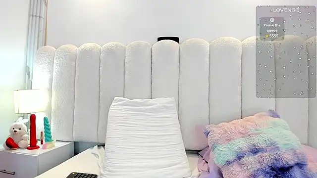 Mia rom11 online show from 02/28/25, 03:26