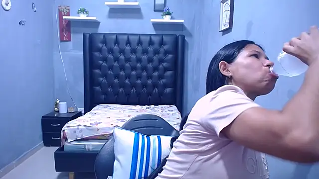 Letty Plugxo online show from 03/05/26, 01:29