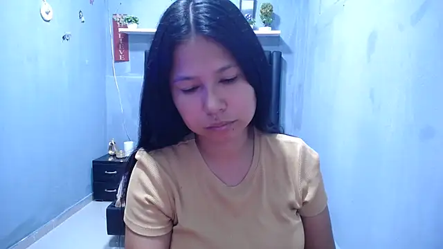 Letty Plugxo online show from 04/23/26, 01:13