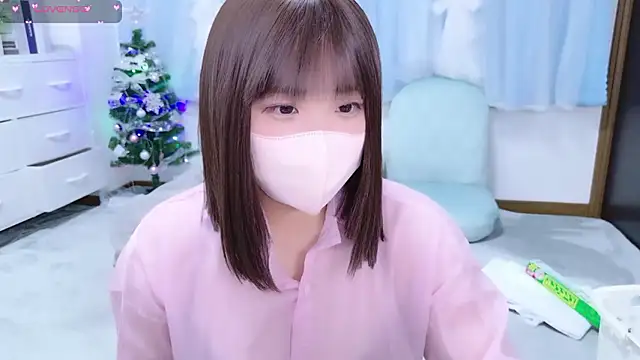 Snapshot of _mirai0917 chatting on 12/17/25, 11:22 mirai0917 online show from 12/17/25, 11:22