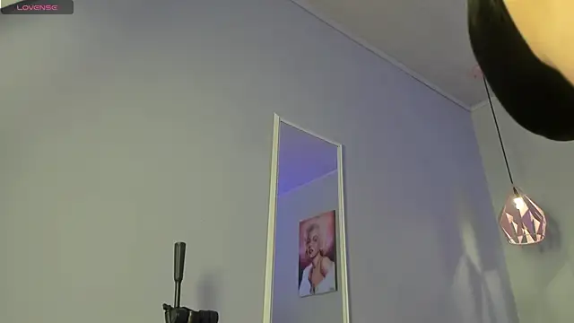 ScarletGV online show from 03/30/26, 04:24