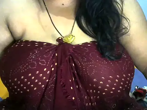 Snapshot of dramebaz_queen chatting on 07/10/26, 06:21 dramebaz queen online show from 07/10/26, 06:21