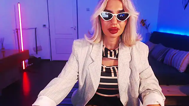 beauty chl0e online show from 12/08/24, 03:21