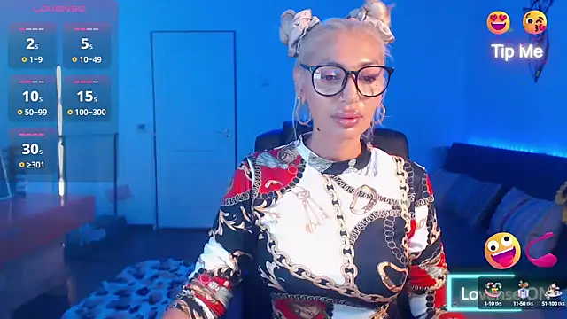 beauty chl0e online show from 10/06/25, 07:22