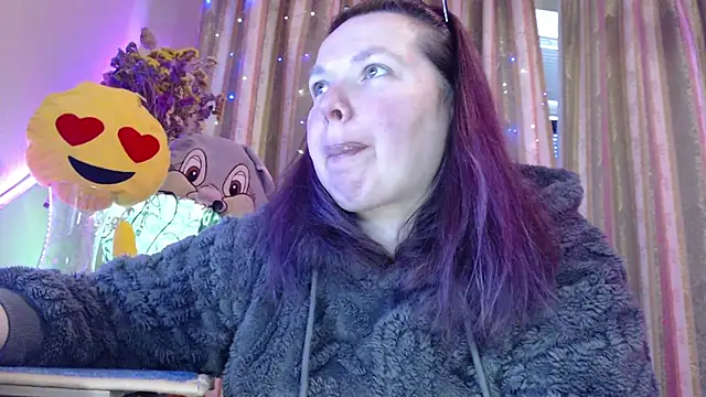 amorelara online show from 04/14/26, 07:58