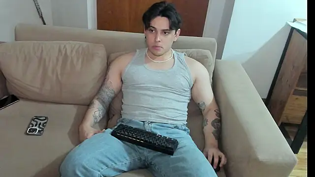 Snapshot of Markuss_b chatting on 01/31/25, 01:43 Markuss b online show from 01/31/25, 01:43