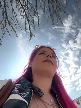 RiriRoseey online show from 04/18/26, 07:34