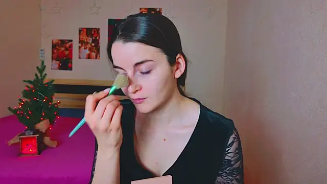 Miss Arwen online show from 12/20/24, 02:19