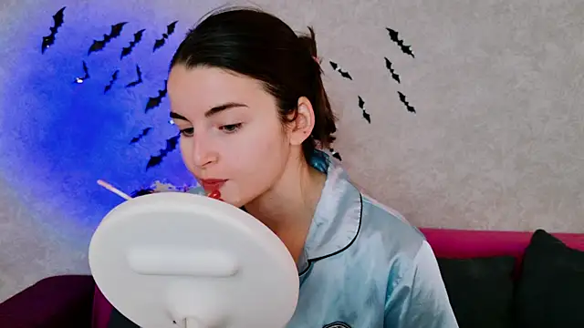 Miss Arwen online show from 10/16/25, 03:40