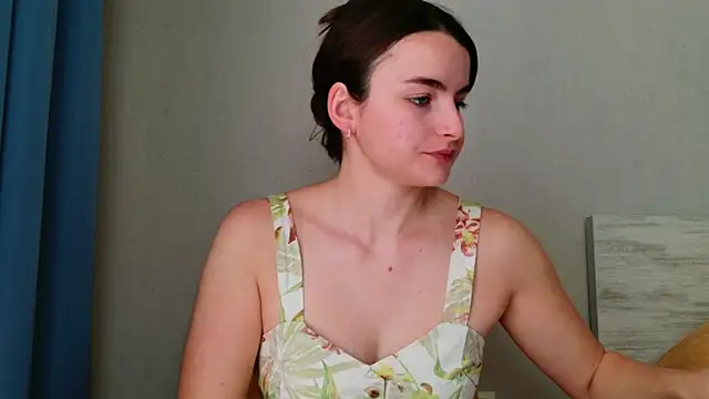 Snapshot of Miss_Arwen chatting on 06/05/26, 06:42 Miss Arwen online show from 06/05/26, 06:42