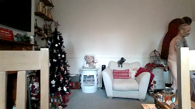 Snapshot of Shyboy817 chatting on 12/16/25, 12:43 Shyboy817 online show from 12/16/25, 12:43